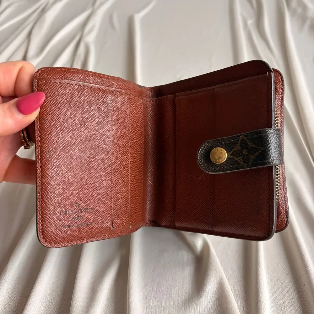 Louis Vuitton Monogram Snap Closure Bifold Wallet - Zip Coin Pocket